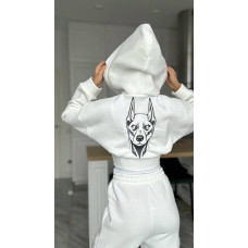 Костюм с вышивкой DOBERMAN Модель: 1422-299 Цвет: молоко, черный, дорогой шоколад