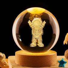 Декоративный 3D ночник хрустальный шар Астронавт